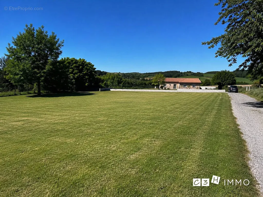 Aed - Constructible Plot with Access Road in Carbonne