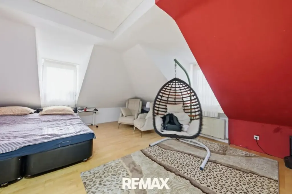 Chambres - Multi-Unit House with Expansion Potential in Haschendorf