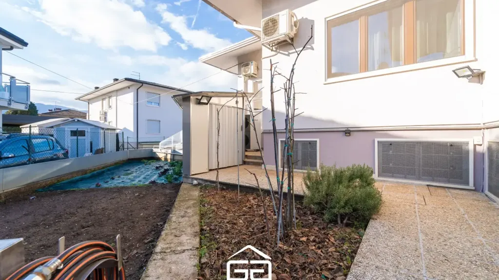 Aed - High-Efficiency Villa with Garden in Malo