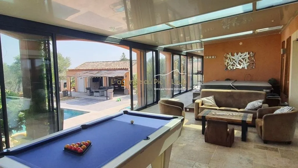 Toad - Spacious Villa with Panoramic View in Prestigious Area