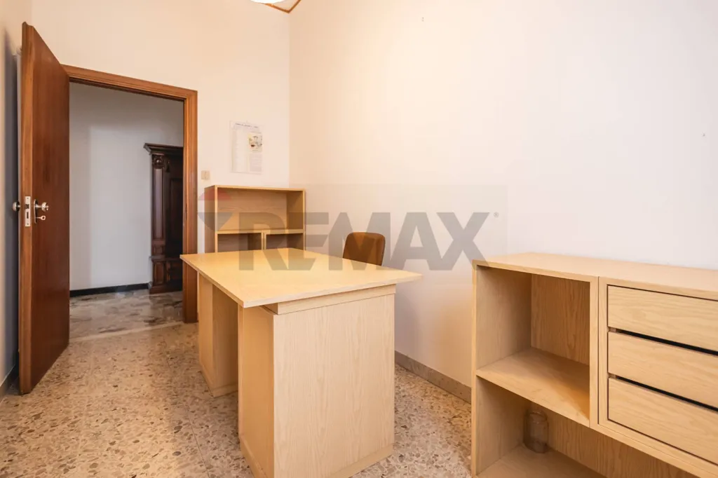 Bureau - Independent House with Sea View in Mondaino