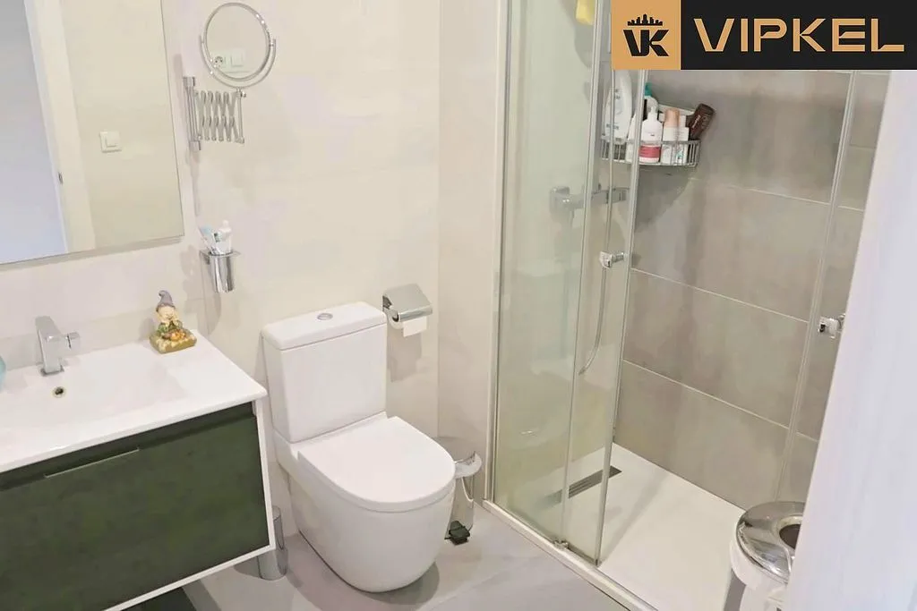 Salles de bain - Penthouse with Pool in Málaga's Perchel