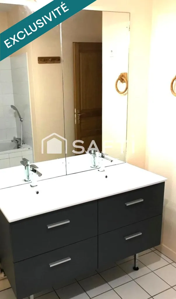 Salles de bain - Appartement Duplex avec Parking à Ornans