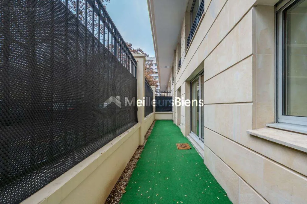 Giardino - Bright & Spacious T2 with Terrace in Levallois-Perret