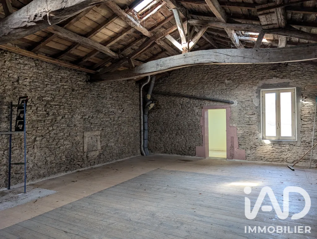Pièces - Maison de Caractère avec Garage XXL au Centre de Cognac
