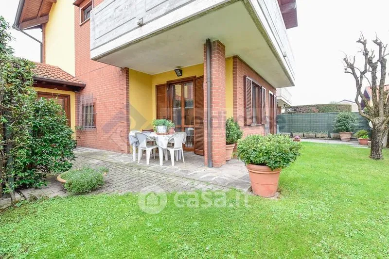 Giardino - Villa with Brickwork in Seregno