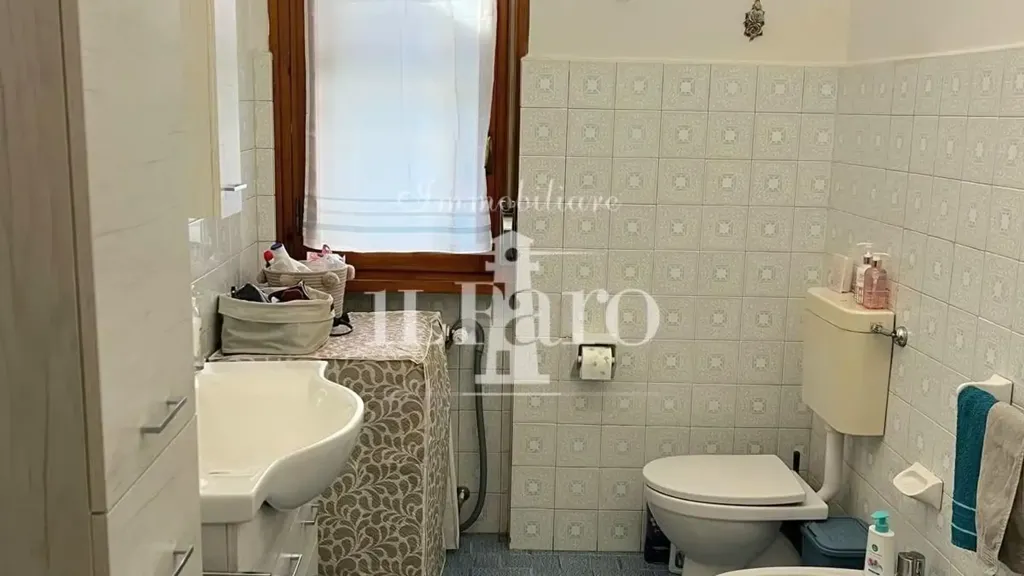 Vannitoad - Rustic-Style Apartment with Terrace in Campi Bisenzio