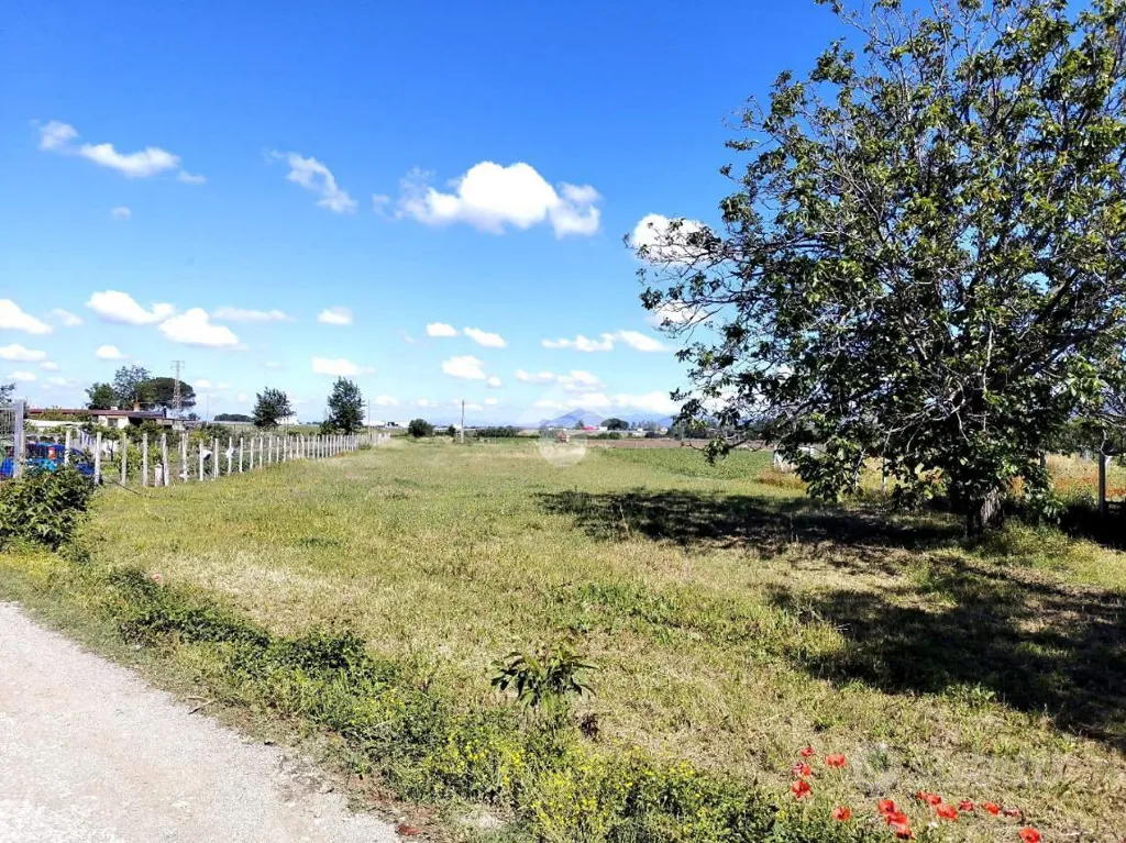 Jardin - Buildable Plot with Potential in San Felice a Cancello