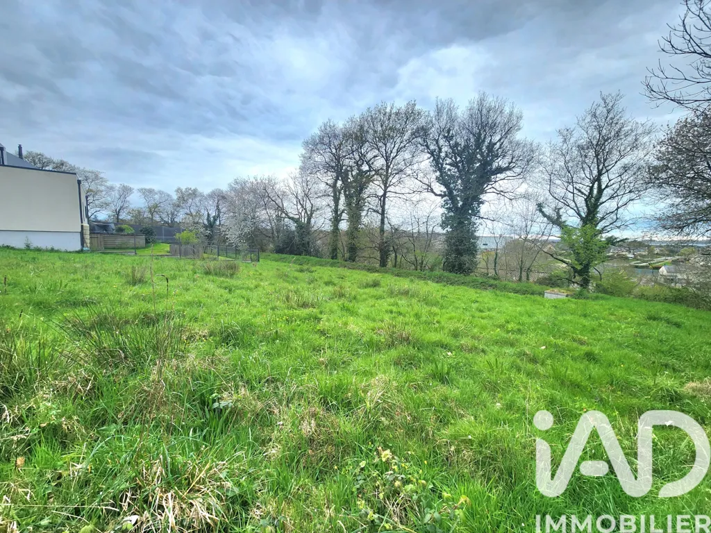 Aed - Buildable Plot with Tree View in Bain-de-Bretagne