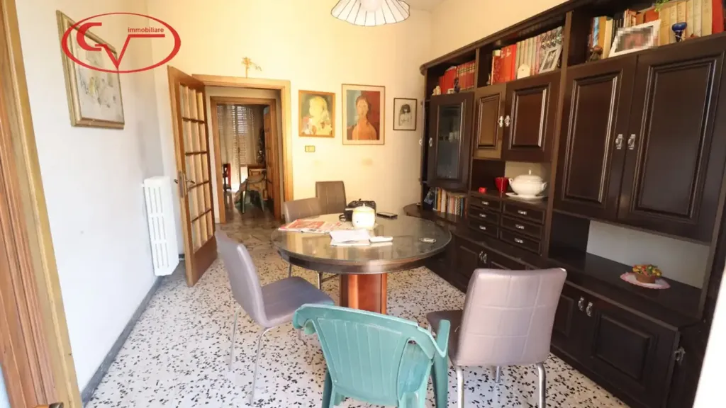 Söögituba - Spacious Apartment with Terrace in Montevarchi