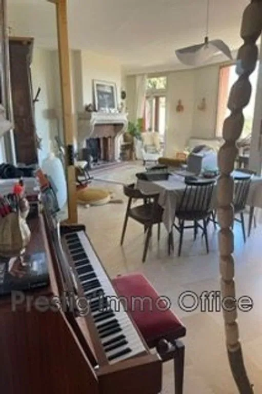 Dining Room - Luxury Villa with Pool in Villeneuve-lès-Avignon