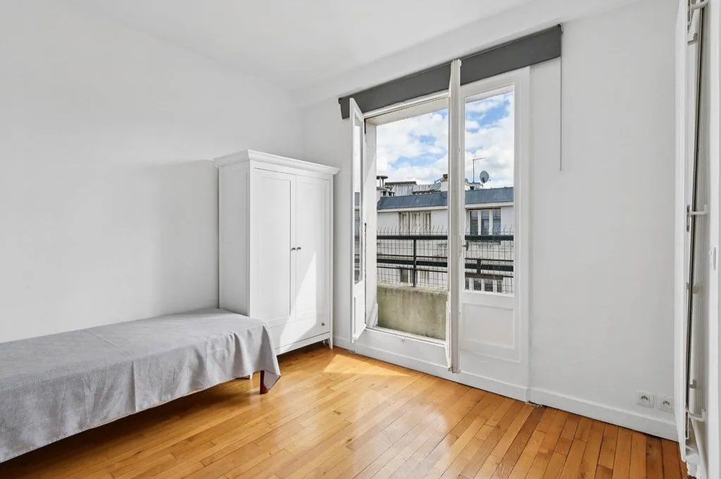 Chambres - Pied à Terre Duplex avec Vue Tour Eiffel à Paris XVI
