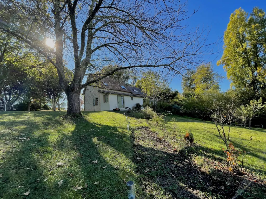 Jardin - Maison en Pierre avec Piscine et Vue Nature