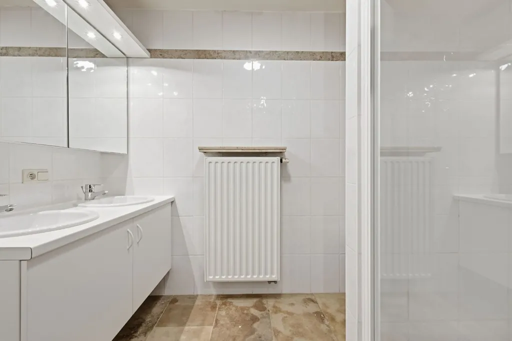Salles de bain - Appartement 3 Chambres avec Terrasse près de la Digue à Anvers
