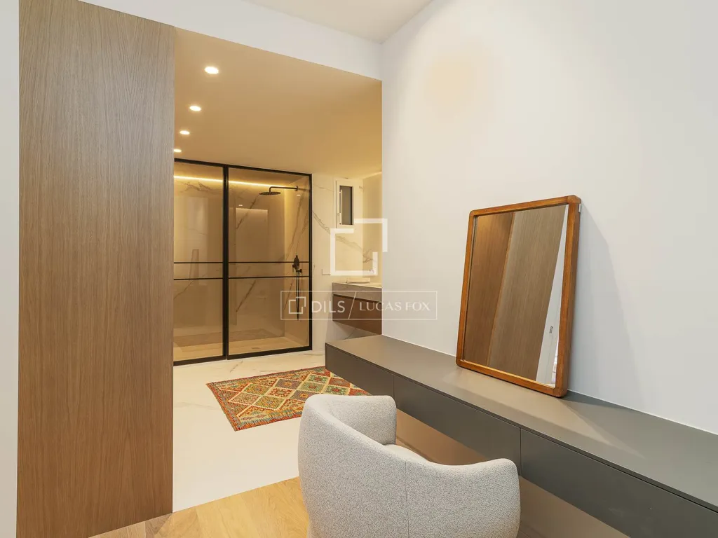 Entrée - Renovated Apartment with City Views in Eixample