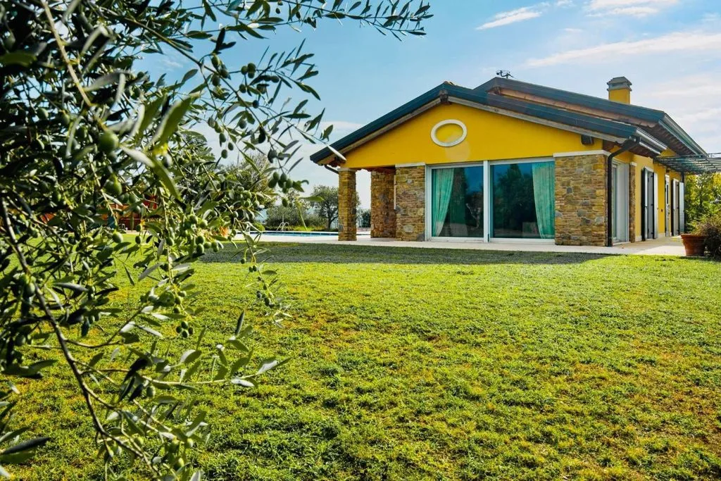 Aed - Luxury Villa with Lake View in Sant'Ambrogio di Valpolicella
