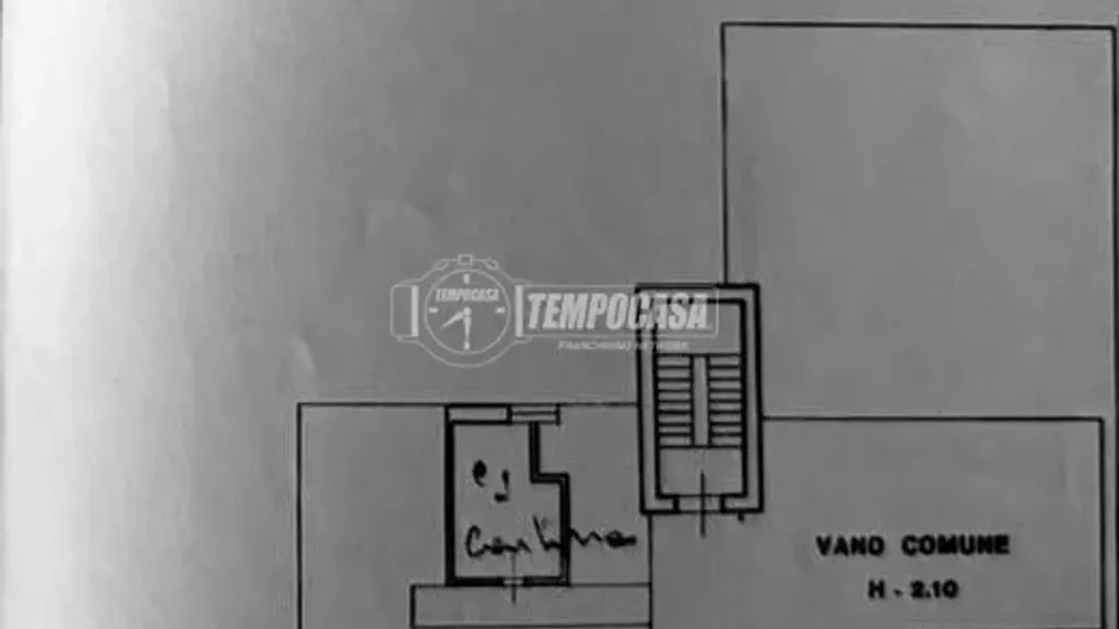 Plaan - Spacious Trilocale with Terrace in Brescia