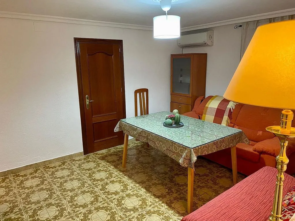 Salle à manger - Furnished Flat with Air Conditioning in El Plantinar