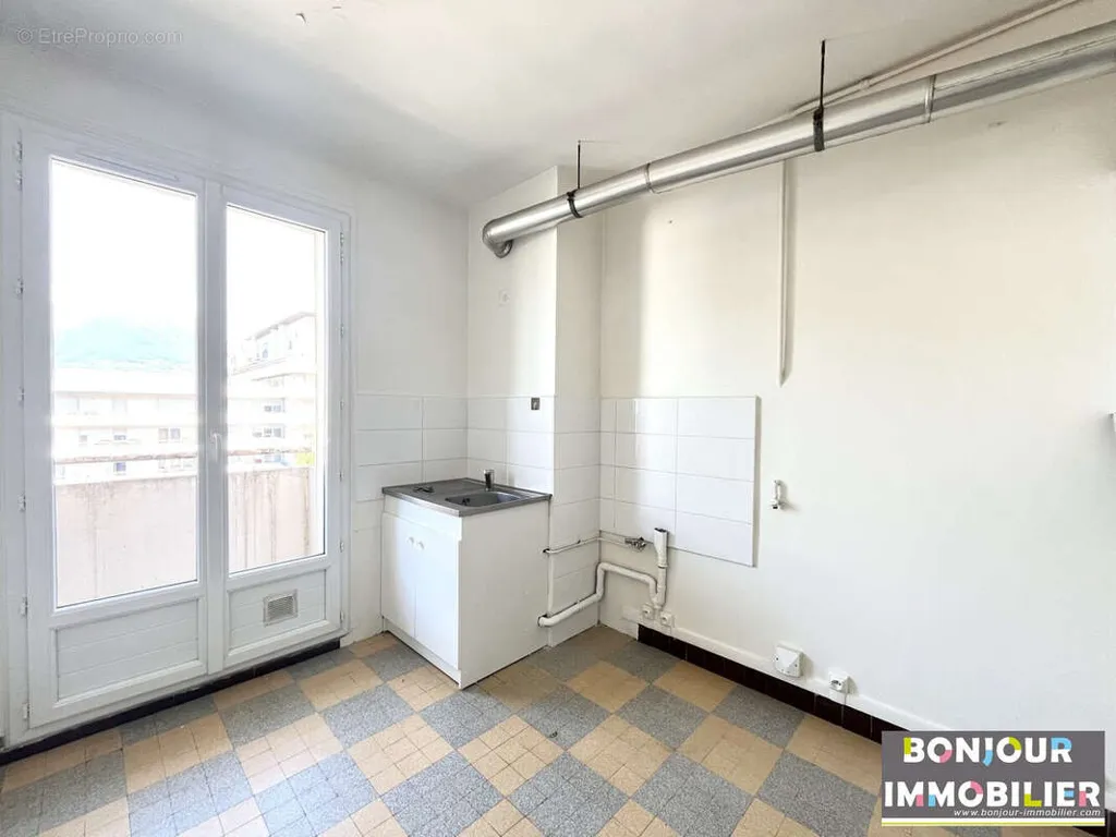 Cuisine - Appartement avec Balcon au Centre de Grenoble