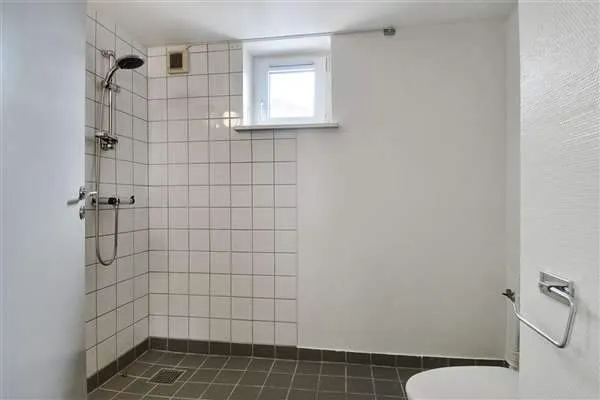 Bagni - One-Bedroom Apartment in Vonge