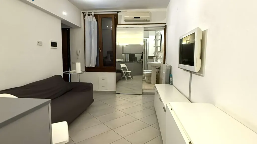 Elutuba - Rustic Bilocale with Courtyard in Piacenza