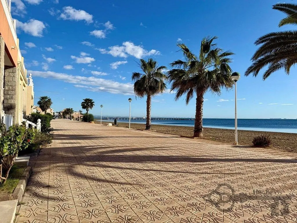 Duplex with Sea View in Los Urrutias