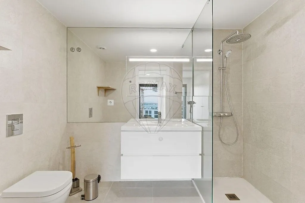 Vannitoad - 3-Bedroom Penthouse with Terraces in Aveiro