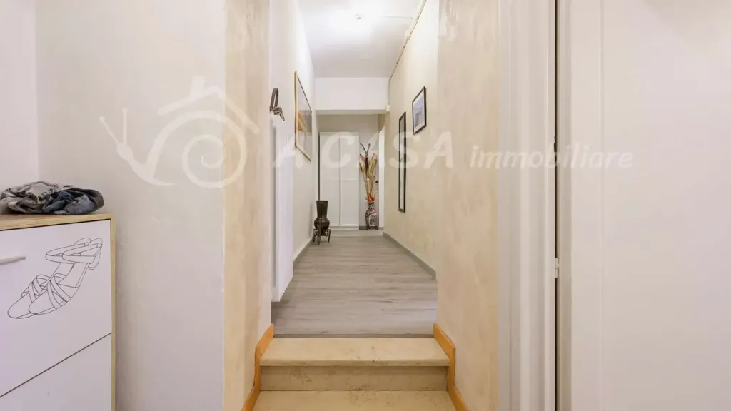 Entrée - Rearranged Apartment with Terraced View in Calestano