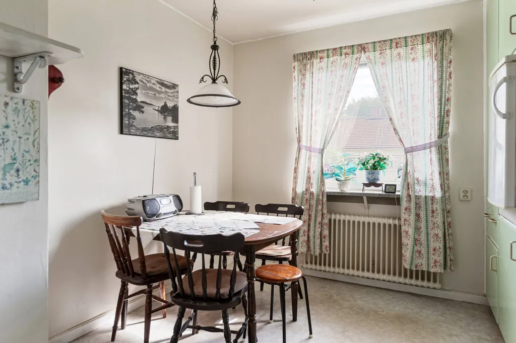Salle à manger - Two-Bedroom Flat with Balcony in Tystberga