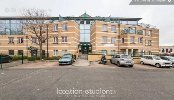Extérieur - Studio Meublé en Résidence Étudiante à Cergy