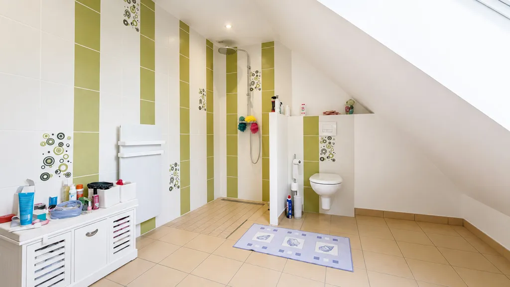 Salles de bain - Maison Familiale avec Jardin et Vue Dégagée à Maintenon