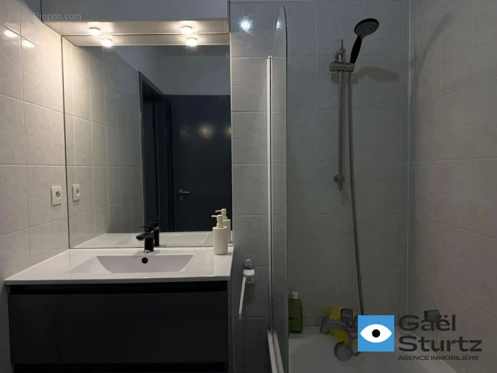 Salles de bain - Appartement avec Balcon au Centre-ville de Strasbourg
