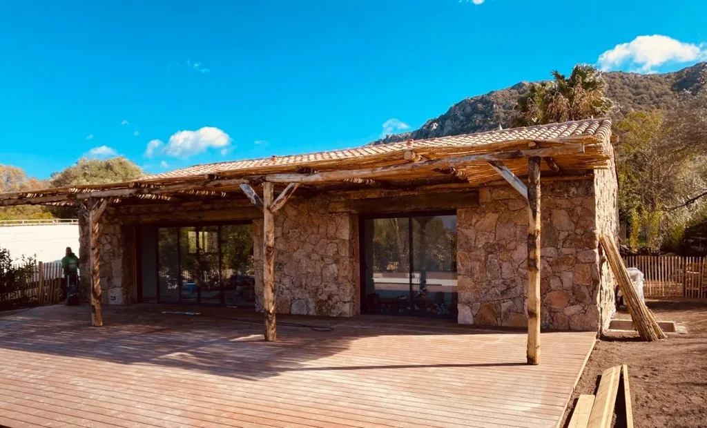 Terrasse - Bergerie Contemporaine à Figari avec Vue Mer