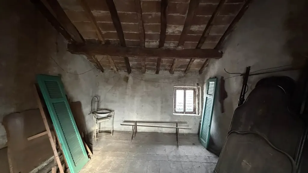Pièces - Independent House with Dual Access in Gambolo'