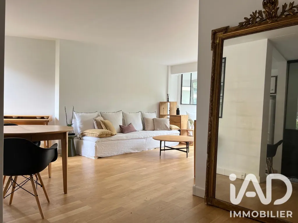 Séjour - Appartement 2 Pièces avec Piscine à Le Chesnay