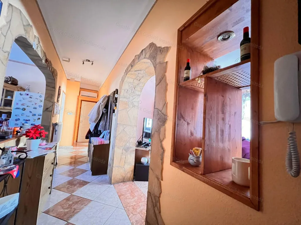 Ingresso - Two-Unit Family House in Gödöllő