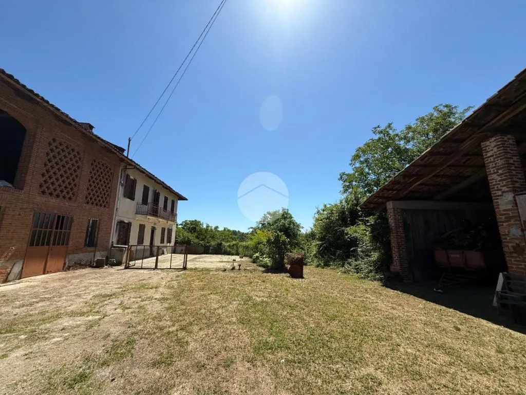 Garden - Historic Independent House in Montafia