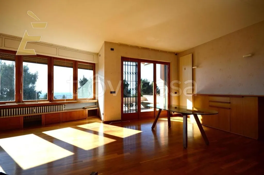Elutuba - Penthouse with Panoramic View in Moncalieri