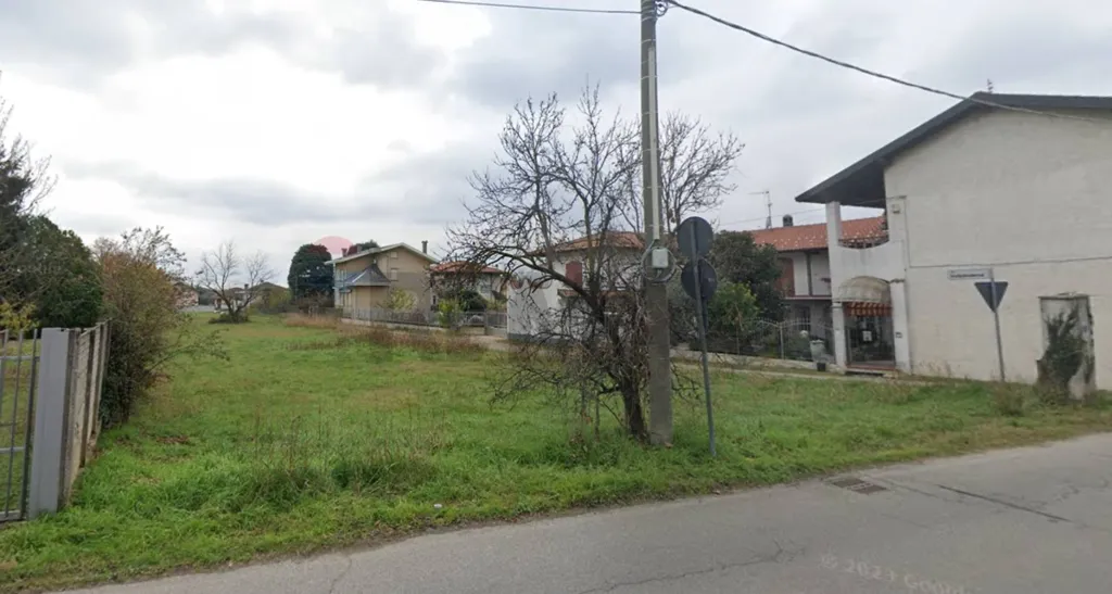 Esterno - Buildable Plot with Railway Access in Vanzaghello