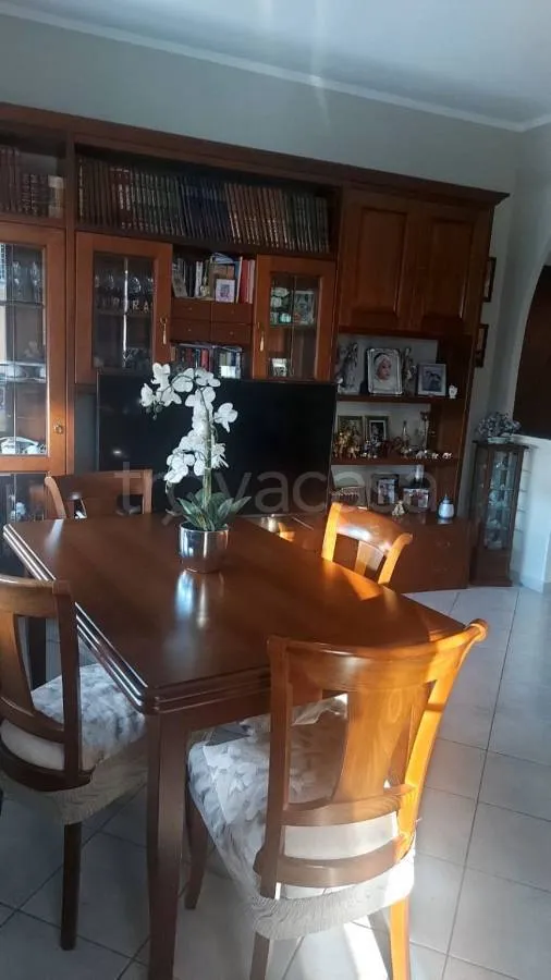 Söögituba - Rear-Facing Apartment with Balcony in Turin