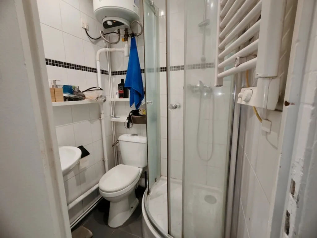Salles de bain - Appartement T2 Vendu Loué près du Métro 4 Chemins à Aubervilliers