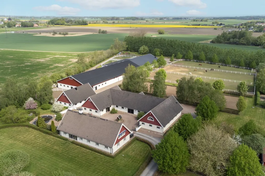 Vue aérienne - Equestrian Facility with Pool in Helsingborg