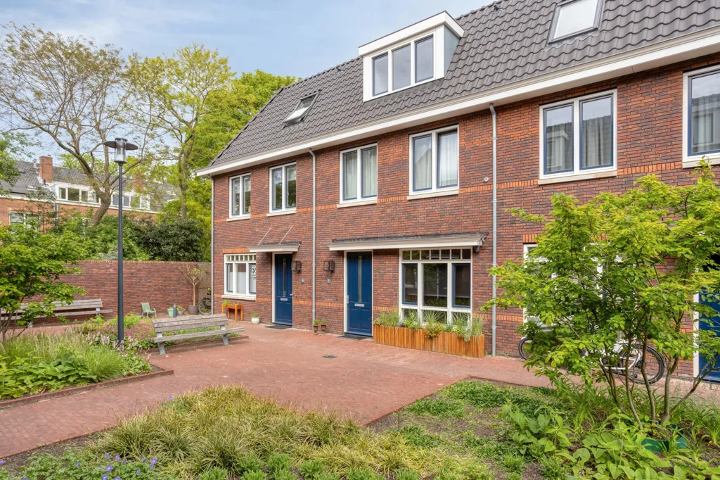 6-room house in Leiden