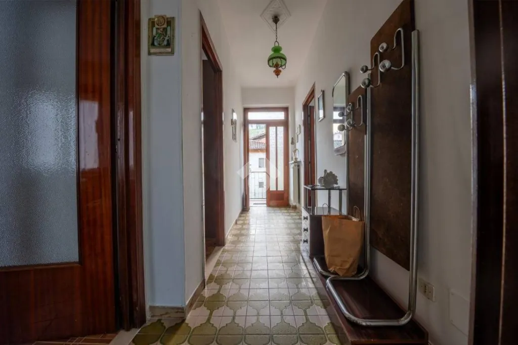 hallway_entrance