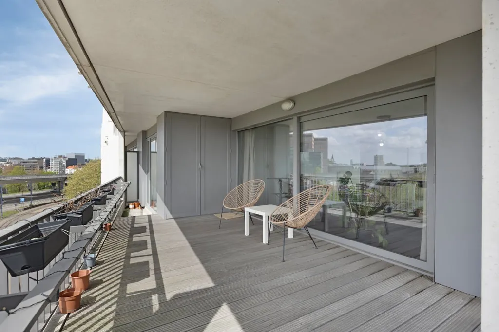balcony