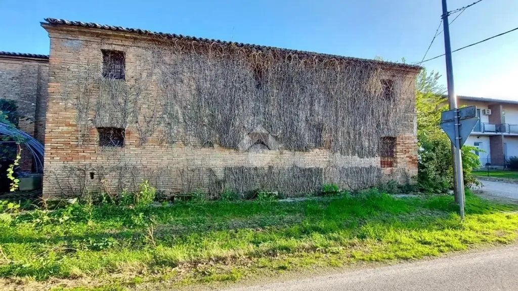 Exterior - Rustic House with Garden in Alfonsine