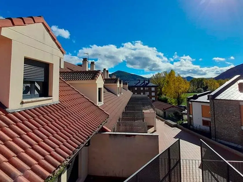 Rõdu - Duplex with Terrace in Puebla de Lillo, León