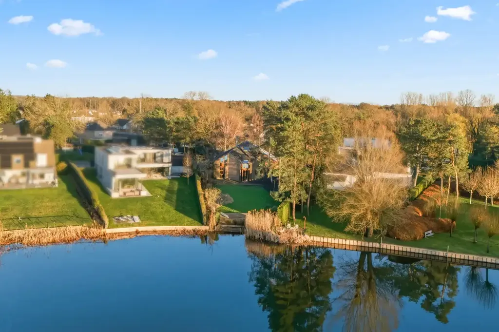 Vista aerea - Architectural House with Water View in Keerbergen