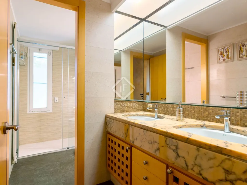 Salles de bain - Luxury Villa with Sea View in Premià de Dalt