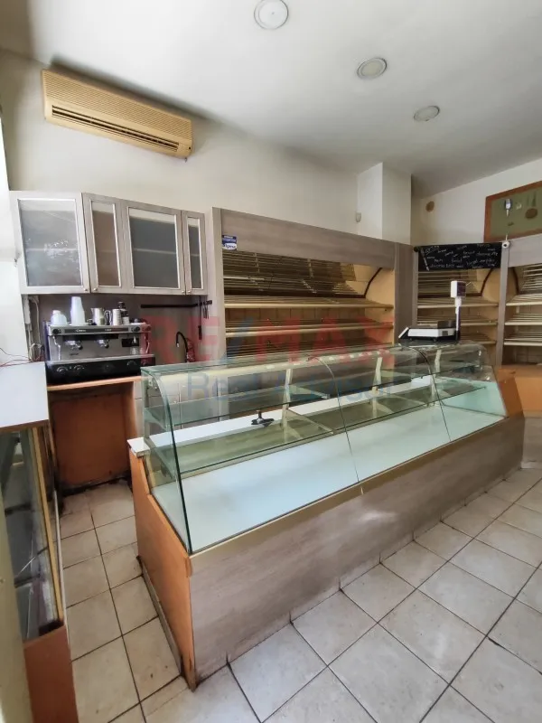 Toad - Shop for Rent with High Footfall in Marousi